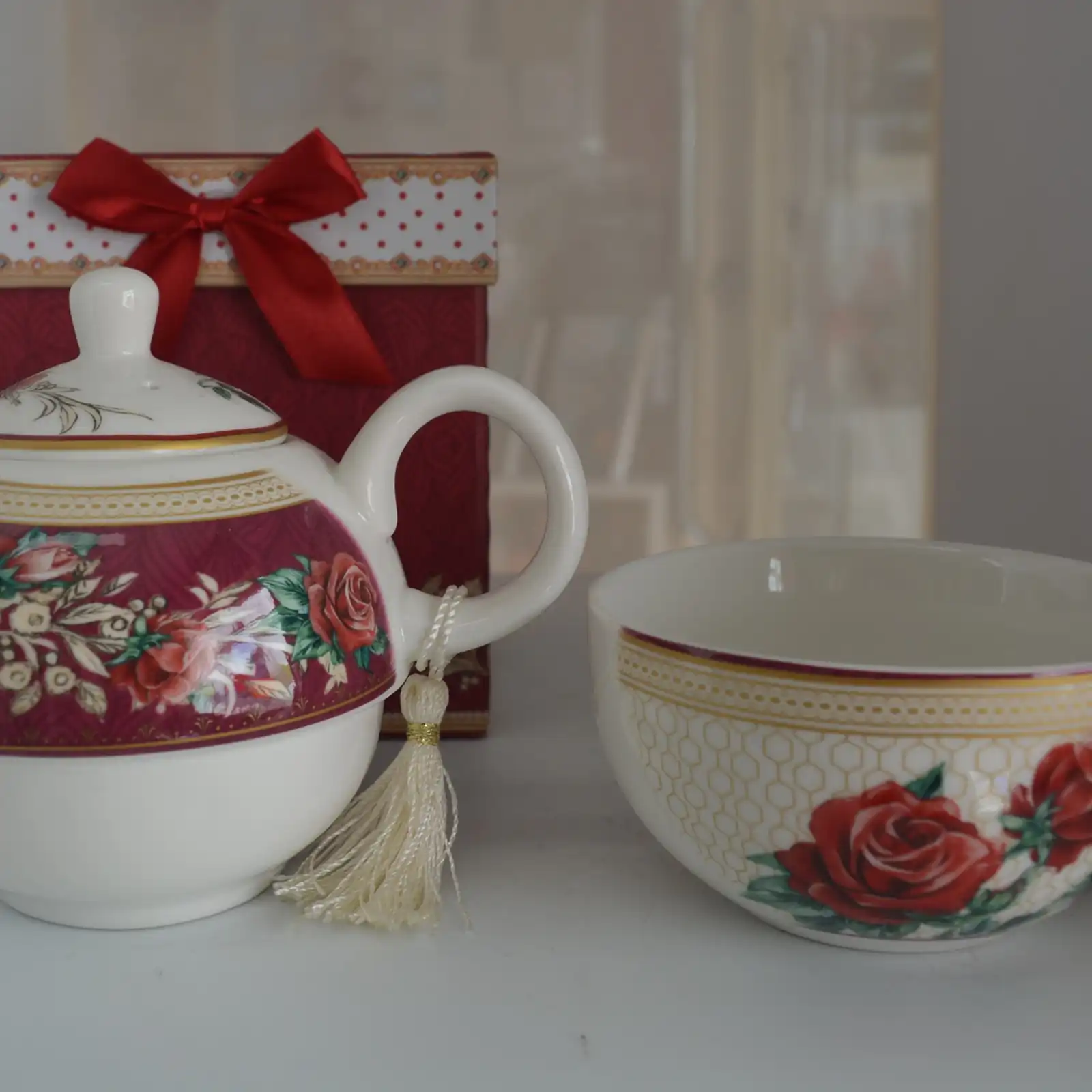 Thumbnail: Red Rose Tea for One Set